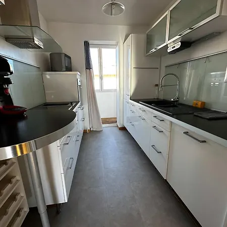 T3 A 500 M De La Et Des Commerces Daire *